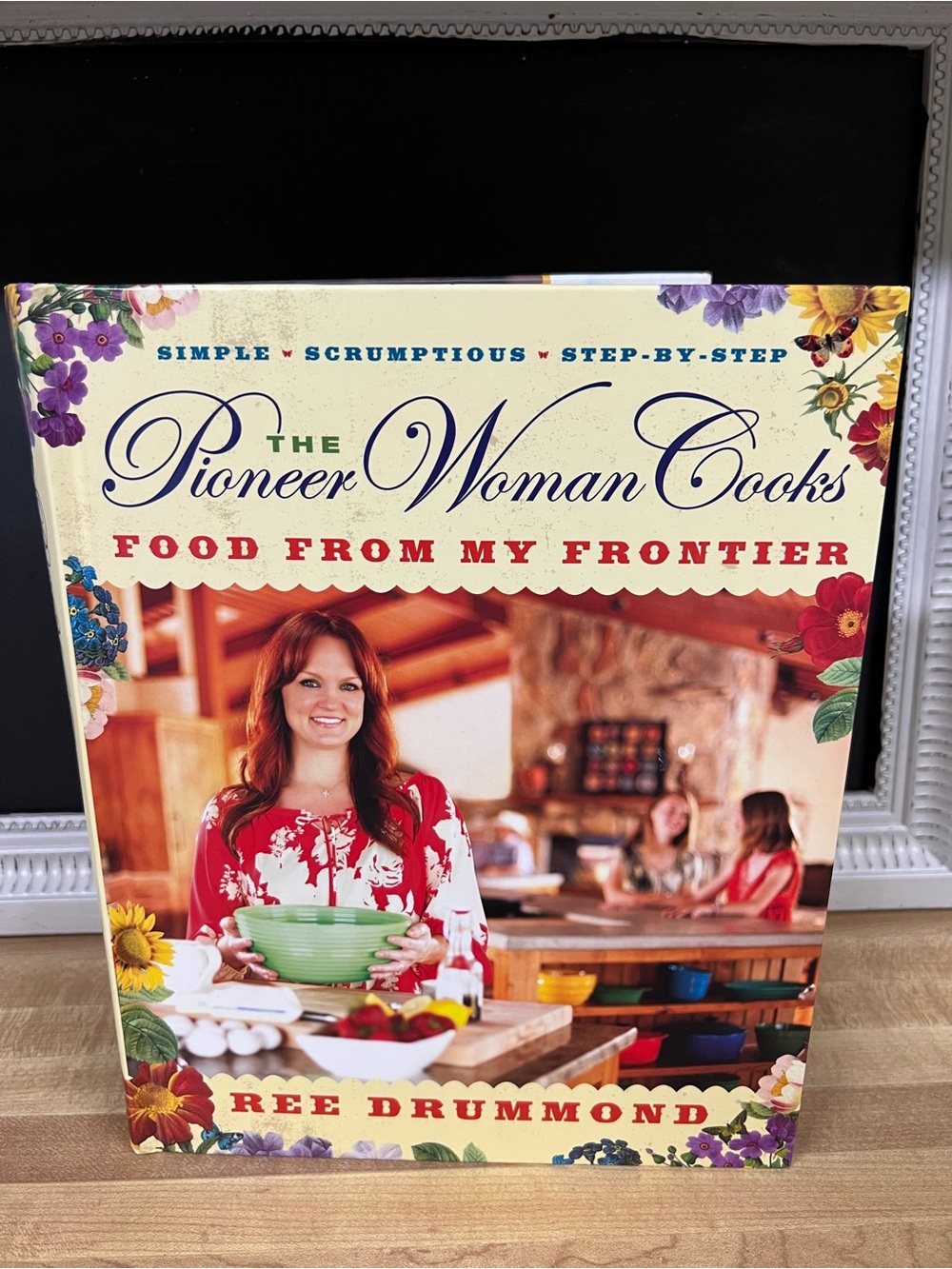 Pioneer Woman Cookbook with Floral Sugar Jar & Creamer Set - Yellow, Blue, Red - Picture 9 of 13